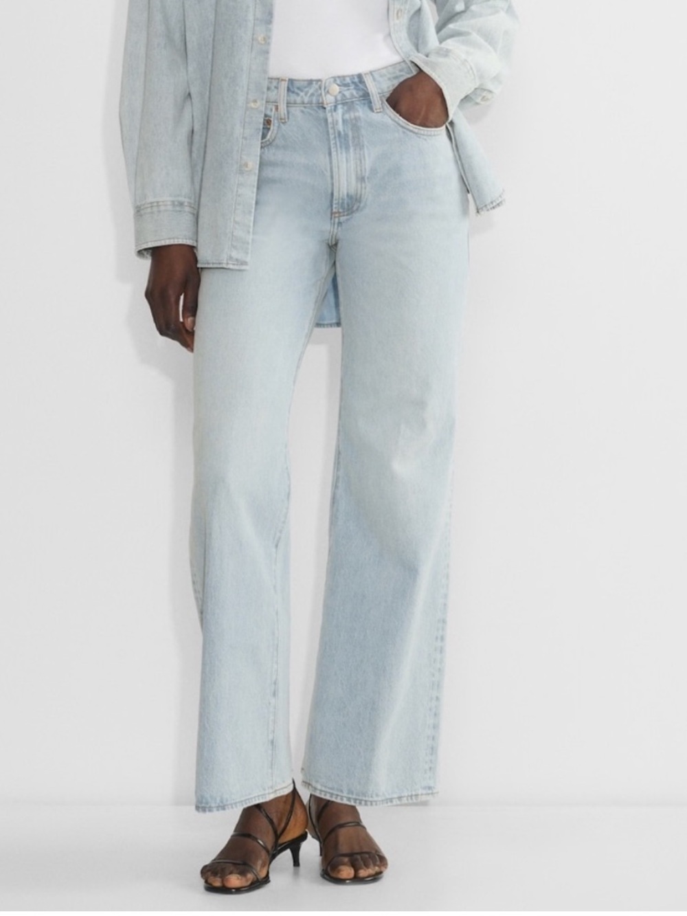 Aritzia Denim Forum Women’s Farrah Hi-Rise Wide Leg Jeans Size 28 Light Wash EUC